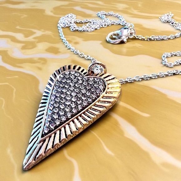 Stainless steel & rhinestones heart pendant with a no tarnish silver plate chain - Picture 14 of 16